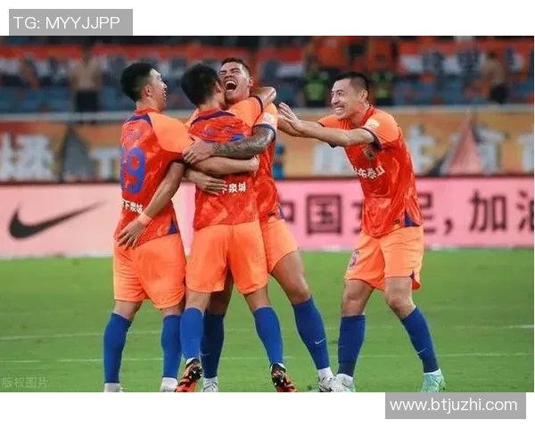 成都足球队团队协作引发热议球迷对战术配合与球员表现展开激烈讨论 成都足球队团队协作引发热议球迷对战术配合与球员表现展开激烈讨论