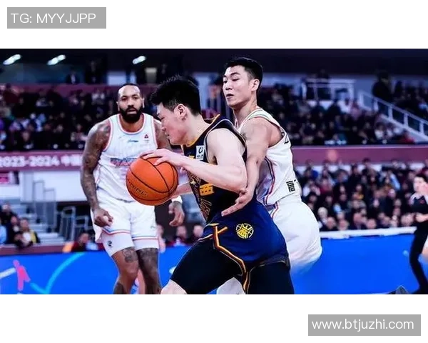 赛后分析:杭州篮球队与广州篮球队的战术灵活性与应变能力探讨 赛后分析:杭州篮球队与广州篮球队的战术灵活性与应变能力探讨